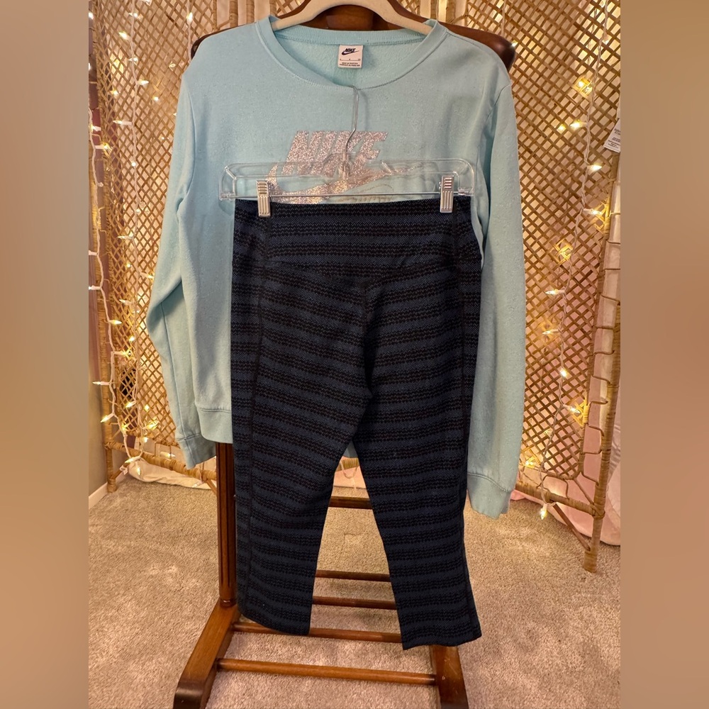 ✨ Nike Sweatshirt + Dri-Fit Leggings Bundle (Size Small) ✨